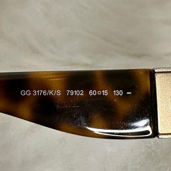 💯Authentic Gucci Sunglasses with Box🍀 - Picture 9 of 12